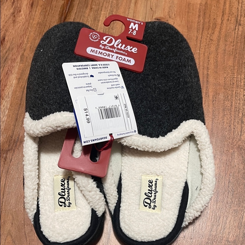 Dearfoams Black and Cream Memory Foam Slippers